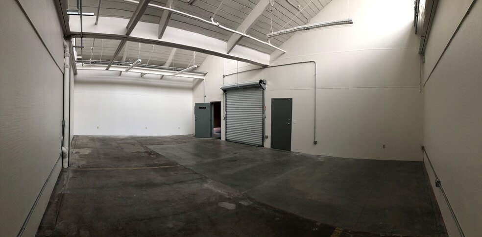 2107 Livingston St, Oakland, CA for lease - Building Photo - Image 3 of 5