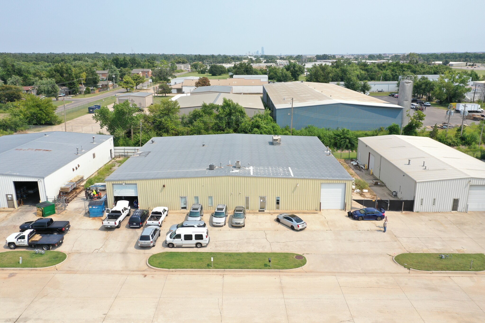 416-420 Glade Ave, Oklahoma City, OK for lease Building Photo- Image 1 of 7