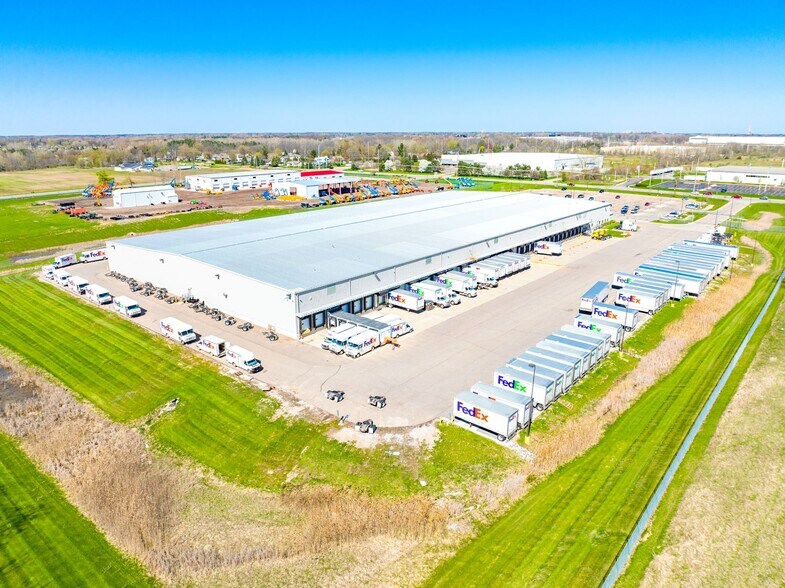 2290 S Canal Rd, Lansing, MI for sale - Building Photo - Image 1 of 1