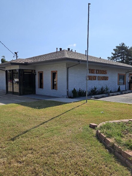 3230 N Rockwell Ave, Bethany, OK for sale - Building Photo - Image 1 of 32