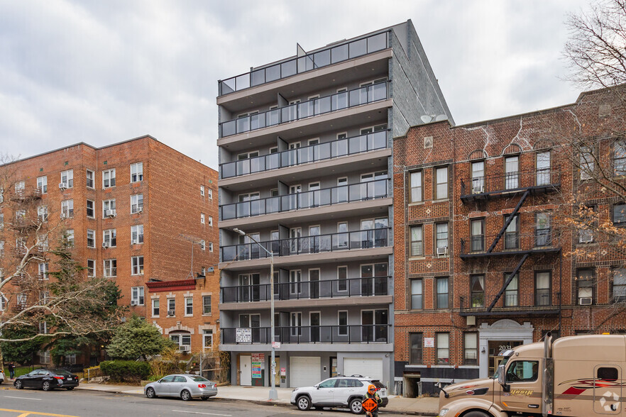 2025 Ocean Ave, Brooklyn, NY for sale - Primary Photo - Image 1 of 1