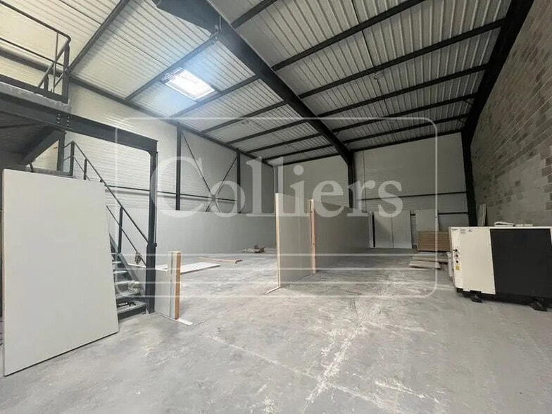 281 Avenue Des Chasseens, Gardanne for lease - Building Photo - Image 3 of 14