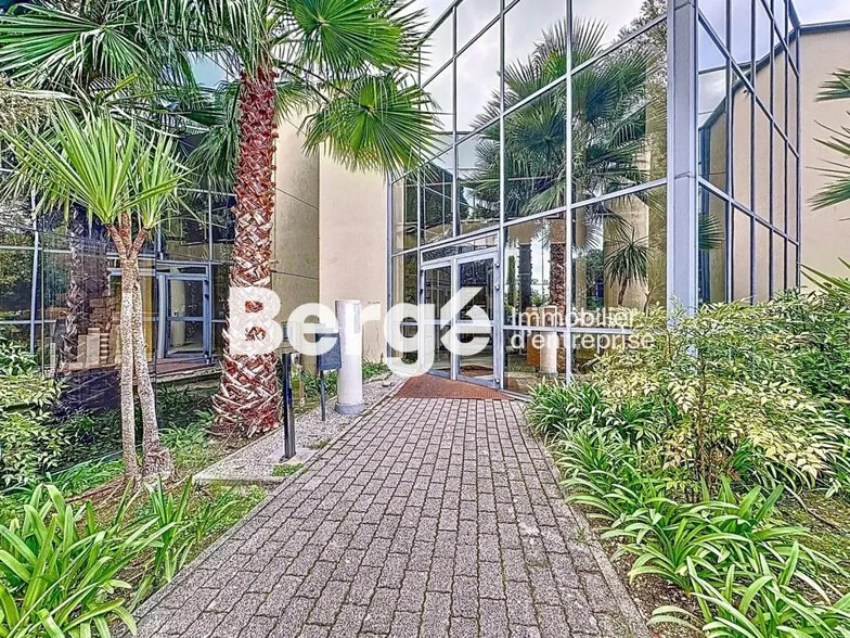 Office in Antibes for lease - Building Photo - Image 1 of 6