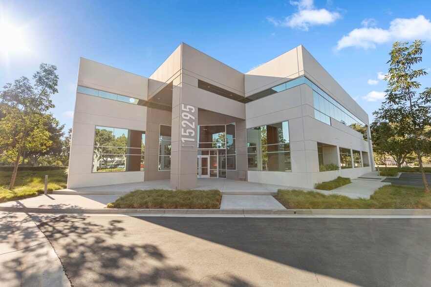 15295 Alton Pky, Irvine, CA for lease - Building Photo - Image 2 of 13