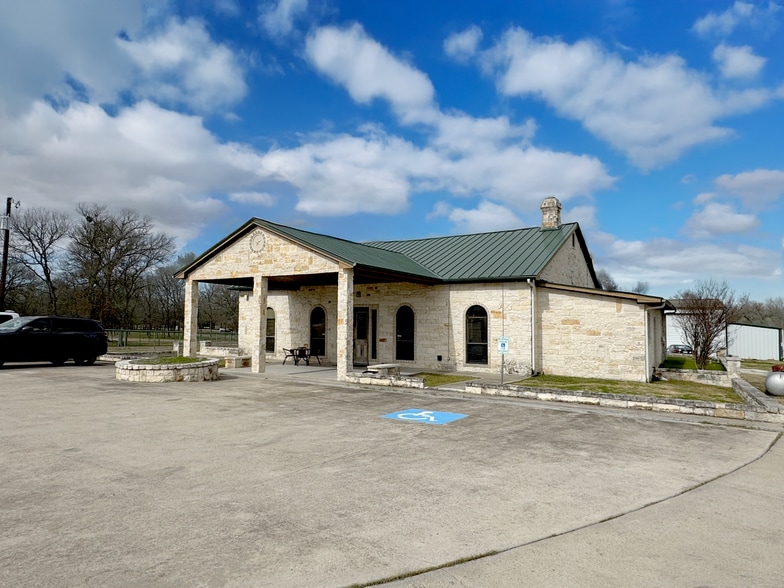 7081 Old Reliance Rd, Bryan, TX for lease - Building Photo - Image 1 of 9