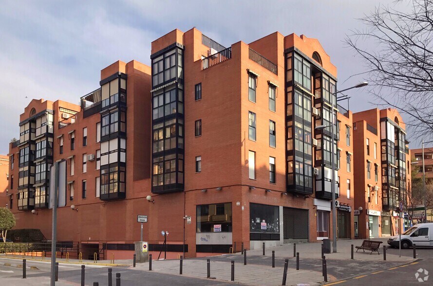 Retail in Toledo, Toledo for lease - Primary Photo - Image 1 of 2