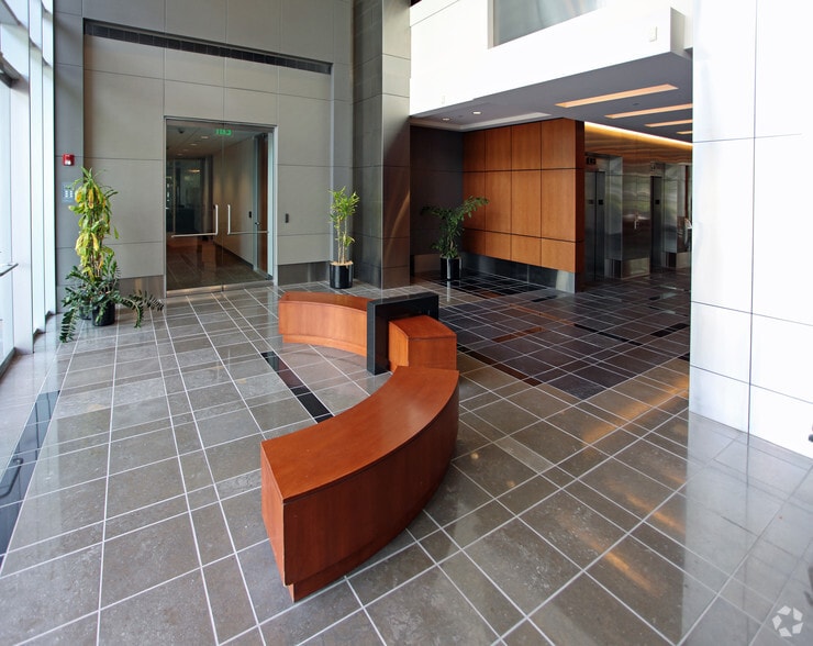 3661 Valley Centre Dr, San Diego, CA for lease - Building Photo - Image 2 of 9