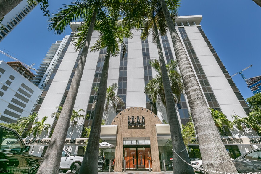 1000 Brickell Ave, Miami, FL for lease - Building Photo - Image 1 of 15