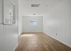 4299 Elvis Presley Blvd, Memphis, TN for lease Interior Photo- Image 2 of 19