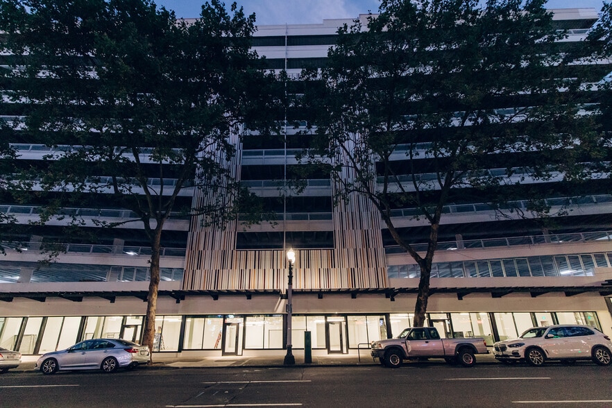 504-538 SW 4th Ave, Portland, OR for lease - Building Photo - Image 2 of 6