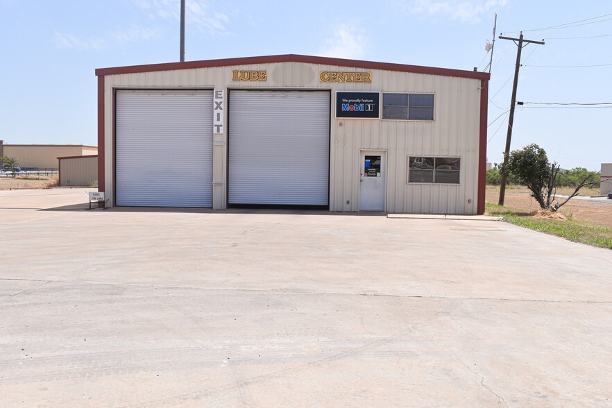 2307 S Bridge St, Brady, TX for sale - Building Photo - Image 1 of 1