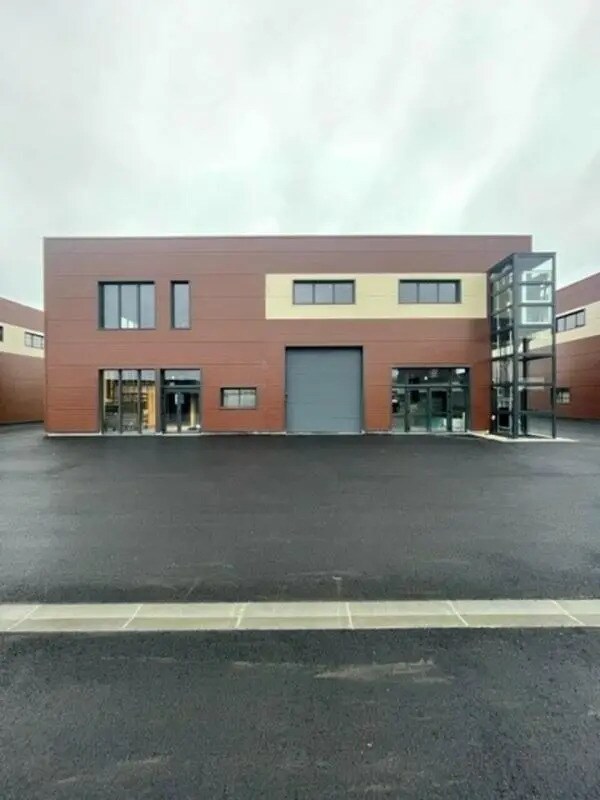 Flex in Boos for lease Building Photo- Image 1 of 4