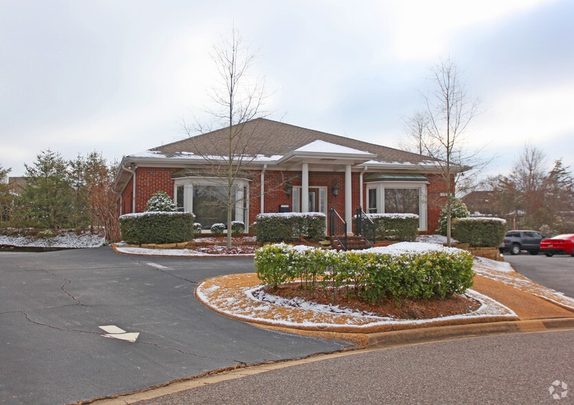 2233 Cahaba Valley Dr, Birmingham, AL 35242