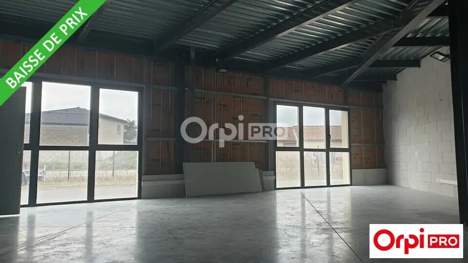Flex in Alixan for lease - Interior Photo - Image 1 of 3