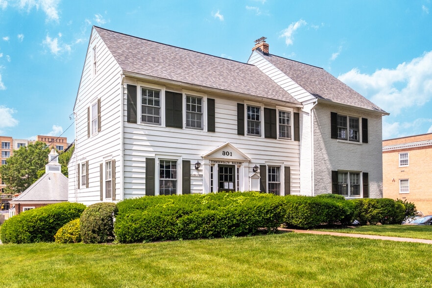 301 Park Ave, Falls Church, VA for lease - Building Photo - Image 3 of 12