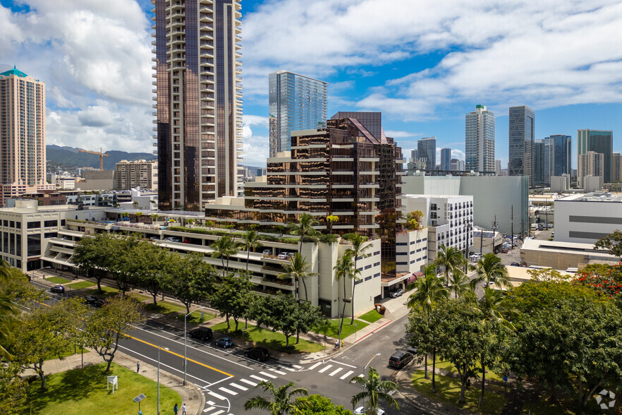 725 Kapiolani Blvd, Honolulu, HI for sale - Building Photo - Image 1 of 12