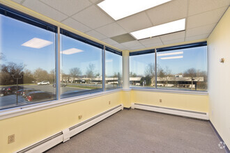 560 Van Reed Rd, Wyomissing, PA for lease Interior Photo- Image 1 of 1