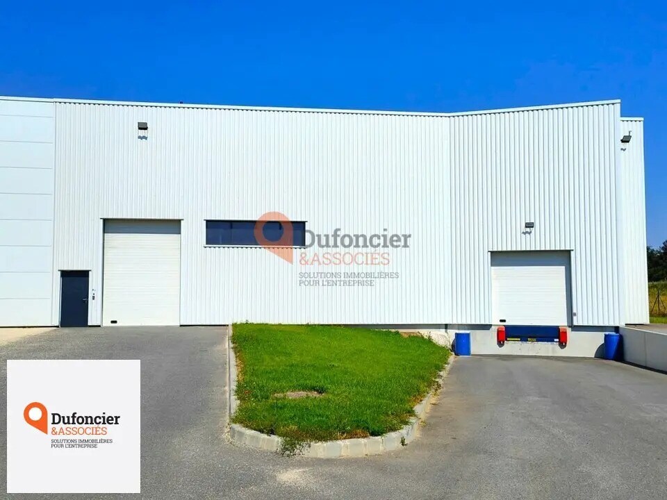 Location Local d'activités 108 m² à 1 379 m² - Photo 1