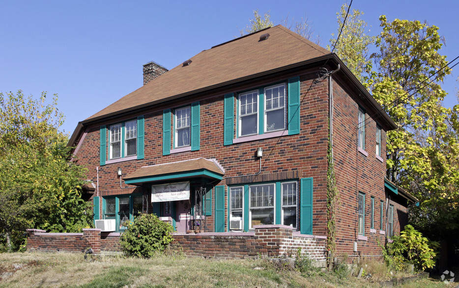 7433 Montgomery Rd, Cincinnati, OH for sale - Building Photo - Image 1 of 1