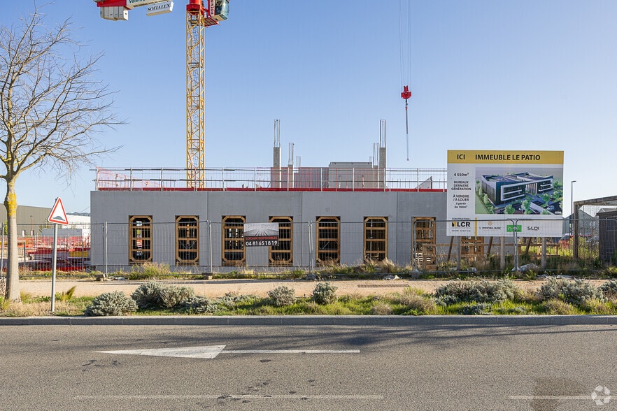 Office in Genas for sale - Building Photo - Image 2 of 3