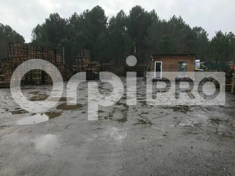 Land in Saint-Jean-d'Illac for lease - Building Photo - Image 2 of 2