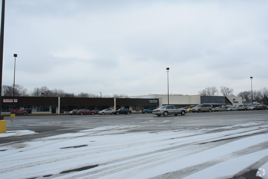 2708-2710 Mercer Rd, New Castle, PA for lease - Primary Photo - Image 3 of 4