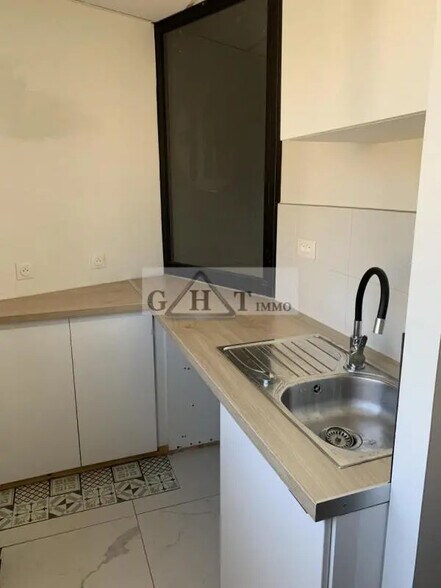 Office in Champigny-sur-Marne for lease - Interior Photo - Image 1 of 14