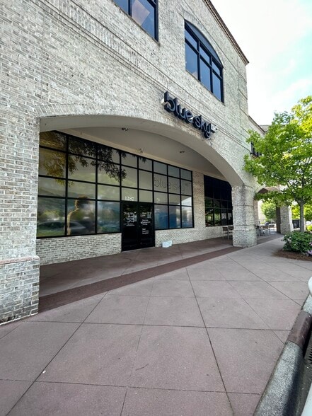 1210-1287 Creekshire Way, Winston-Salem, NC for lease - Building Photo - Image 1 of 16