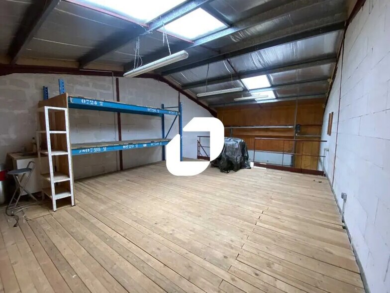 Flex in Canéjan for lease - Interior Photo - Image 3 of 7