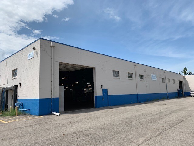 21496 Buckingham Rd, Elkhart, IN for sale - Building Photo - Image 1 of 1
