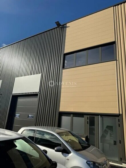 Flex in Mareuil-lès-Meaux for lease - Building Photo - Image 2 of 5