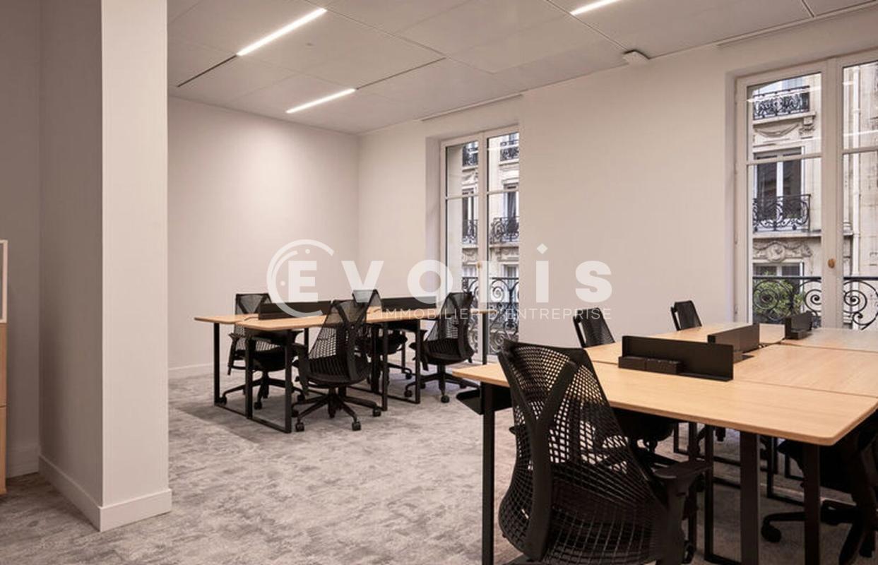 Office in Paris for lease Interior Photo- Image 1 of 4