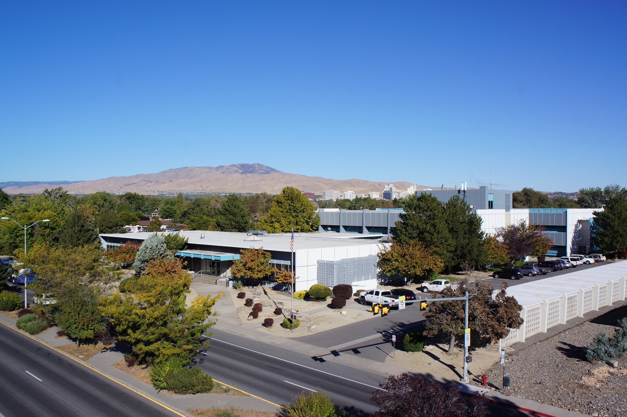 645 E Plumb Ln, Reno, NV for sale Primary Photo- Image 1 of 1