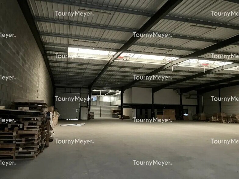 Flex in Mérignac for lease - Interior Photo - Image 3 of 7