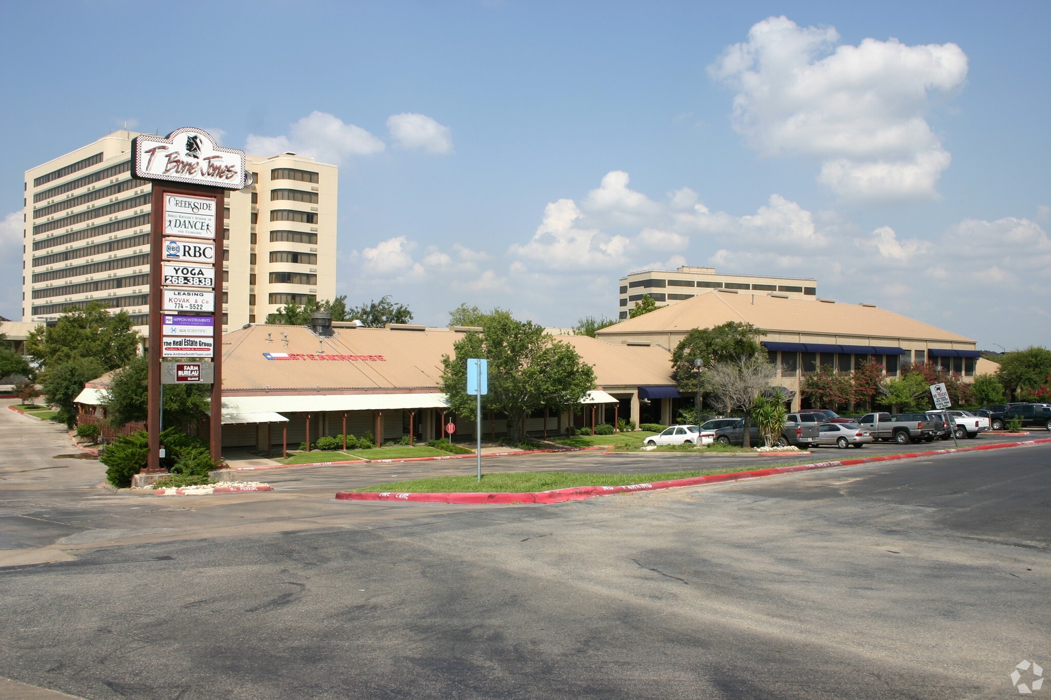 809 university Dr, College Station, TX for lease Building Photo- Image 1 of 5