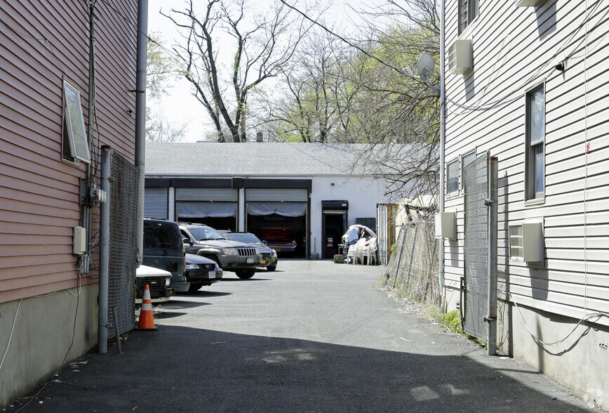 62 Barker St, Staten Island, NY for sale - Primary Photo - Image 1 of 1