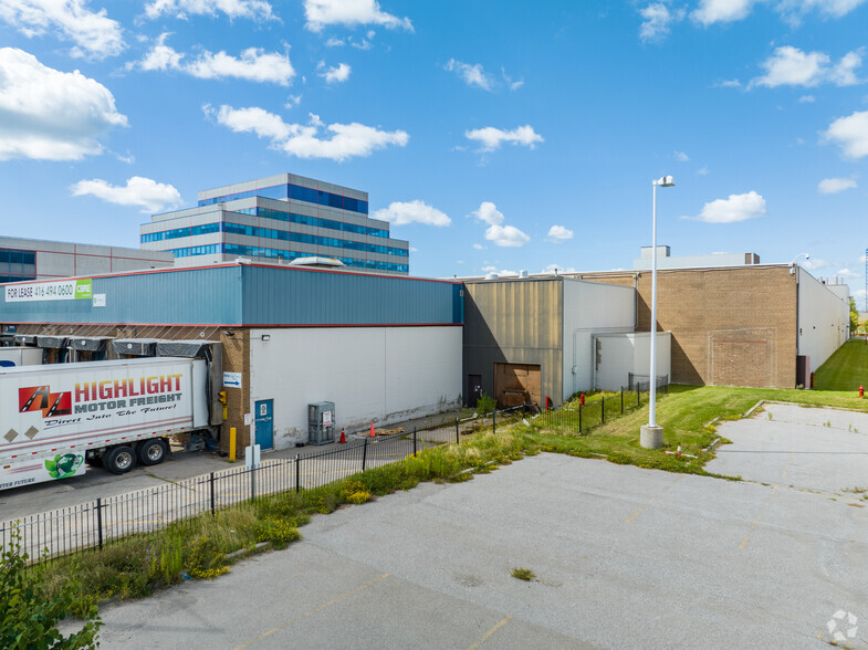 1020 Birchmount Rd N, Toronto, ON for lease - Building Photo - Image 2 of 4