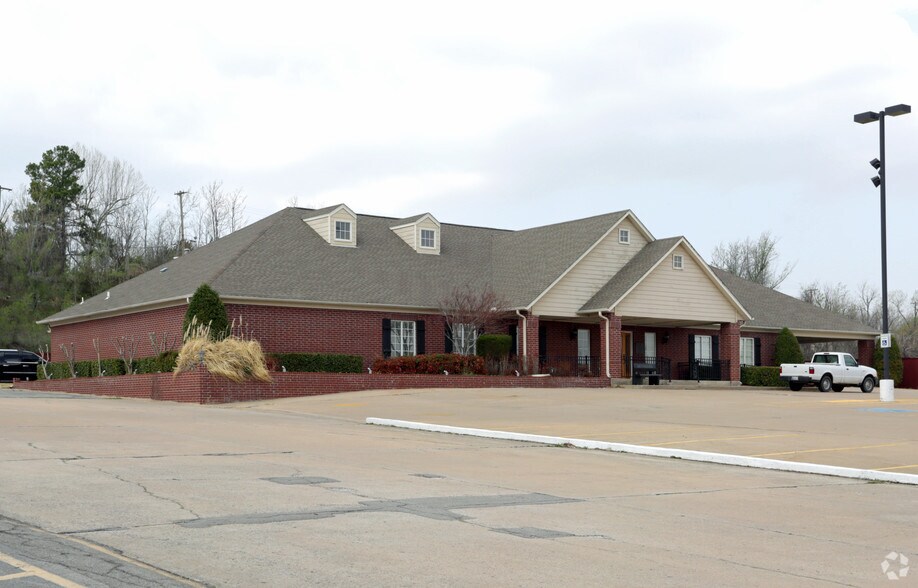 1916 S Sheridan Rd, Tulsa, OK for sale - Primary Photo - Image 1 of 1