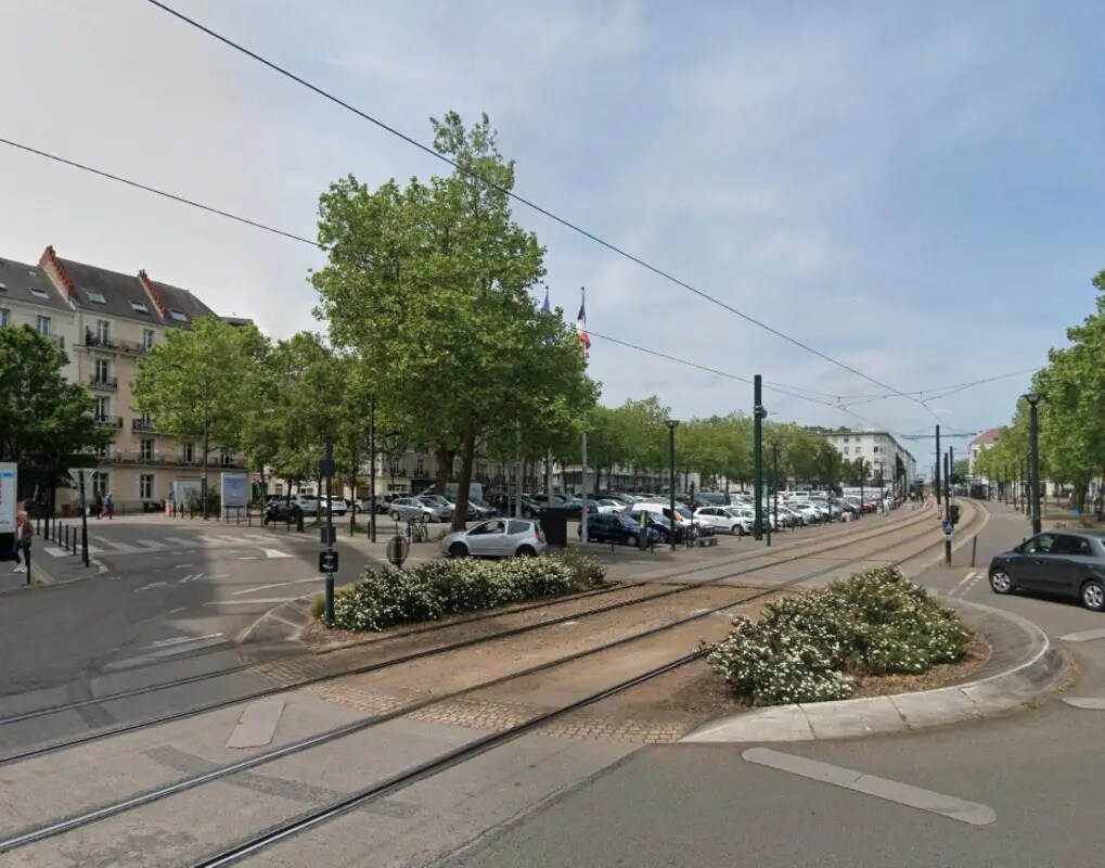 Retail in Nantes for lease Building Photo- Image 1 of 8