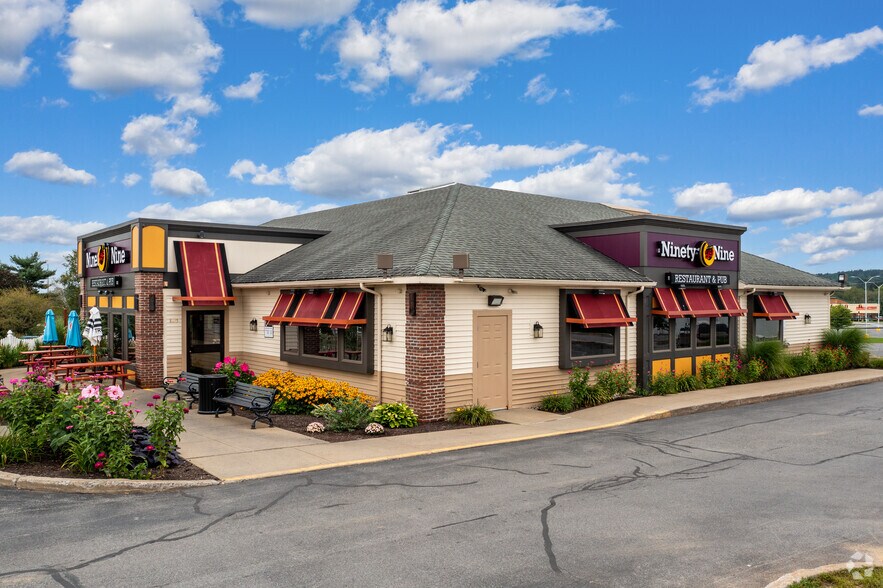 8675 Clinton St, New Hartford, NY for sale - Primary Photo - Image 1 of 1