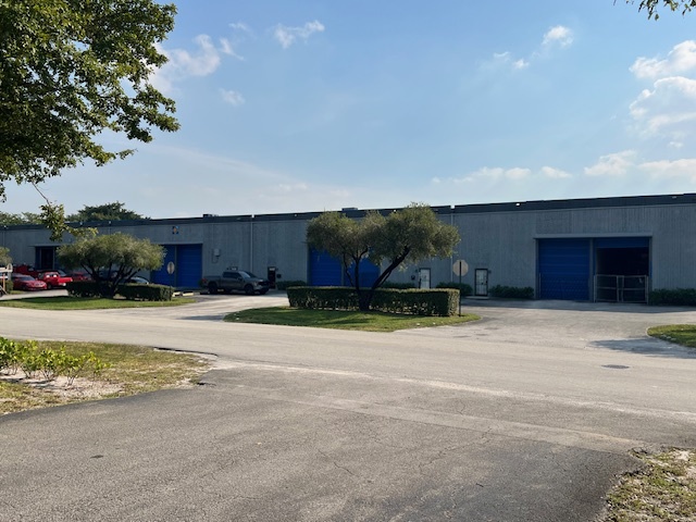 5500-5632 NW 161st St, Hialeah, FL for lease - Building Photo - Image 3 of 6