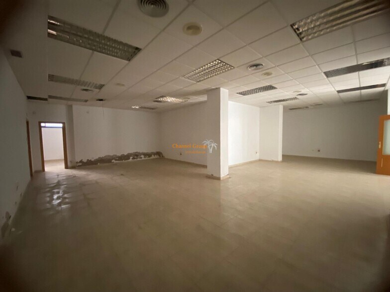 Retail in Orihuela for lease - Building Photo - Image 1 of 8