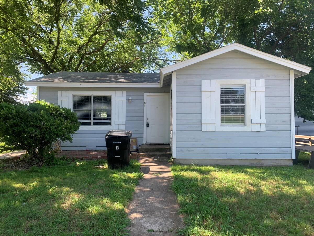 118 W Sears St, Denison, TX 75021 | LoopNet