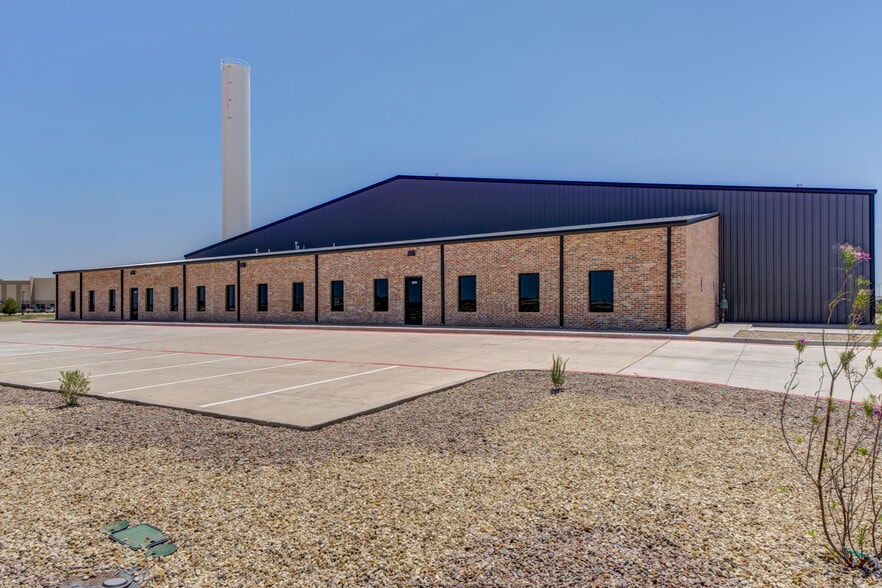 8111 Patel Dr, Wolfforth, TX for sale - Building Photo - Image 3 of 34