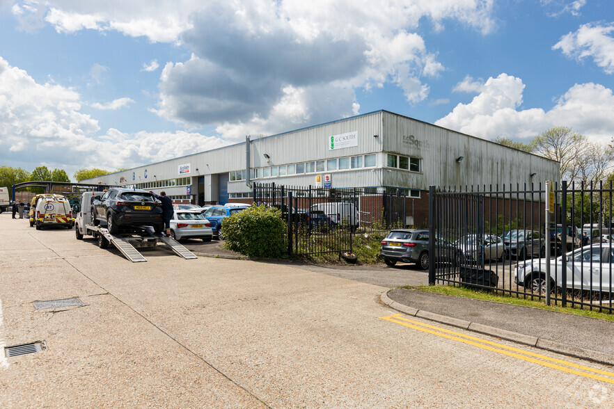 Brunel Rd, Totton for lease - Primary Photo - Image 1 of 3