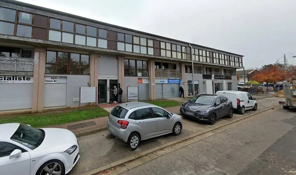 Office in Saint-Étienne-du-Rouvray for sale Building Photo- Image 1 of 5