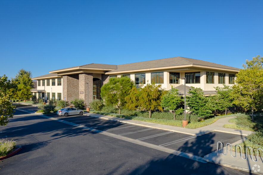 30200 Agoura Rd, Agoura Hills, CA for sale - Building Photo - Image 1 of 5