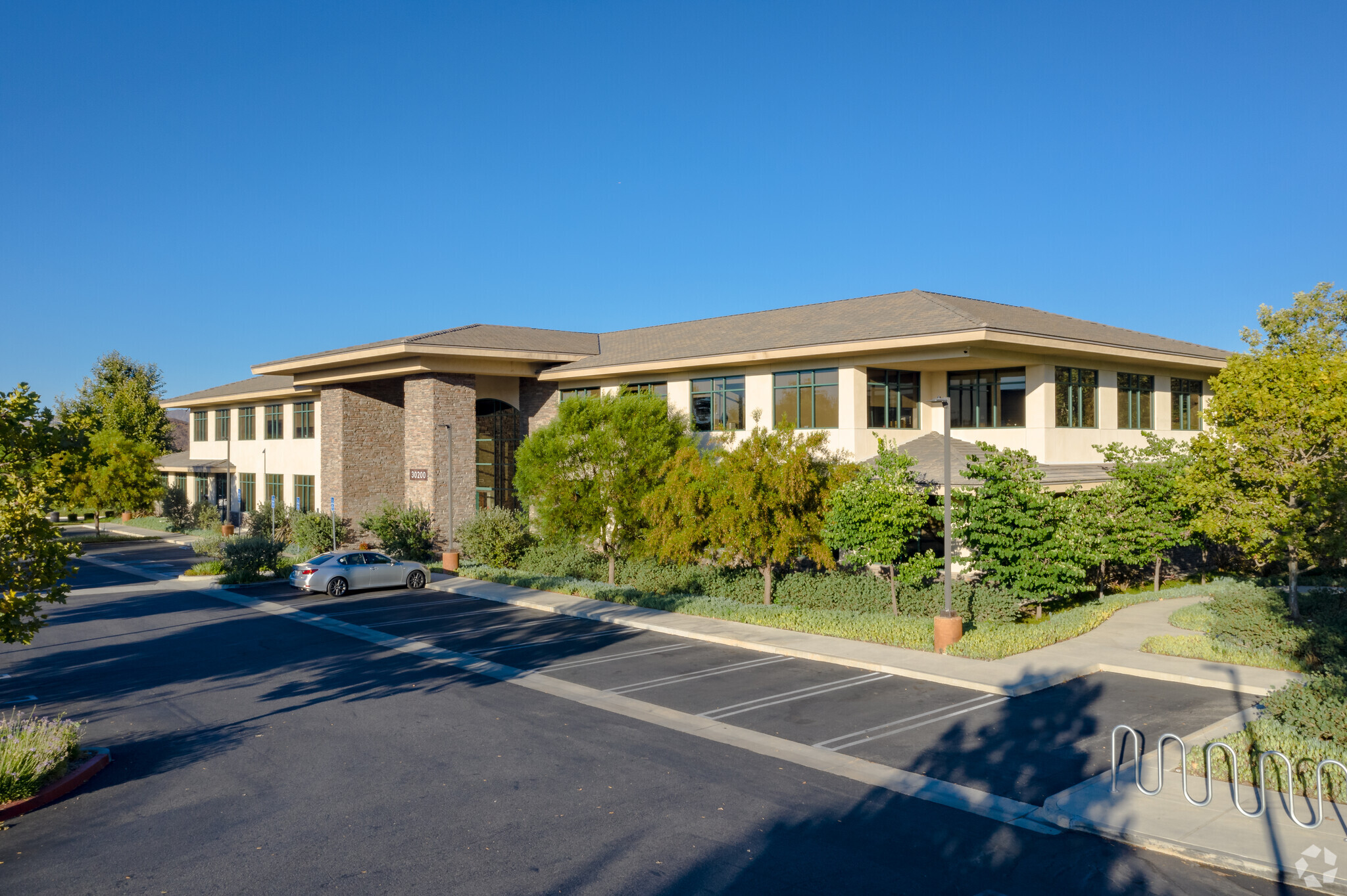 30200 Agoura Rd, Agoura Hills, CA for sale Building Photo- Image 1 of 6