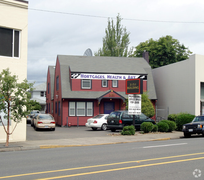 3151 NE Sandy Blvd, Portland, OR for lease - Building Photo - Image 3 of 9