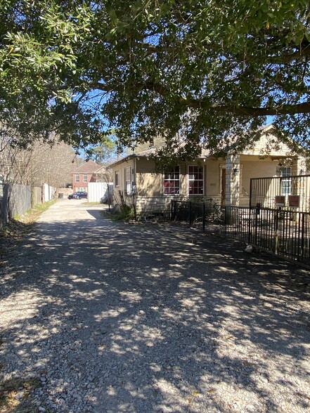 828 Oak St, Houston, TX for sale - Primary Photo - Image 1 of 9